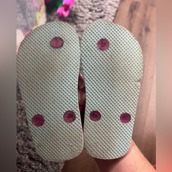 Wonder Nation Flip Flops - Picture 2 of 2